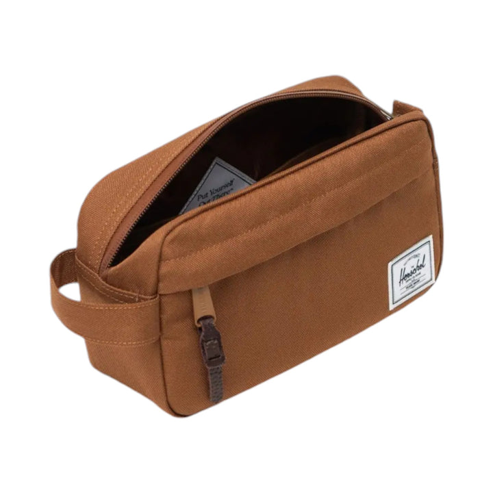 immagine-3-herschel-kit-da-viaggio-marrone-borselli-chapter-small-cuoio