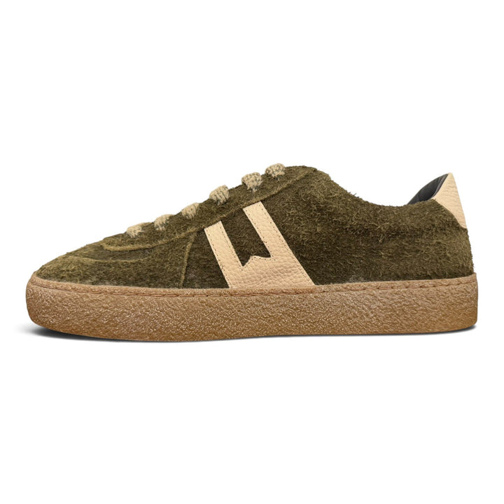 Sneakers Kazan in pelle scamosciata verde Moma